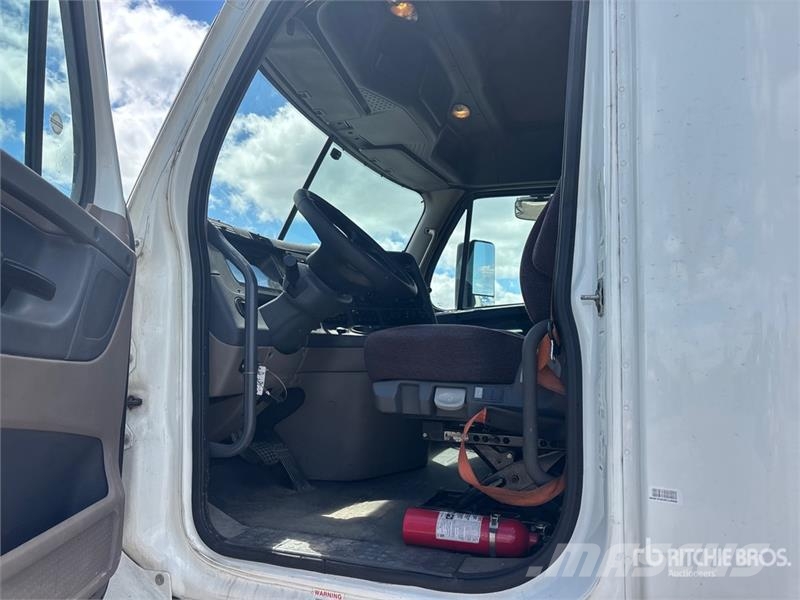 Freightliner Cascadia 125 6x4 T/A Sleeper Truck Tractor Motrici e Trattori Stradali
