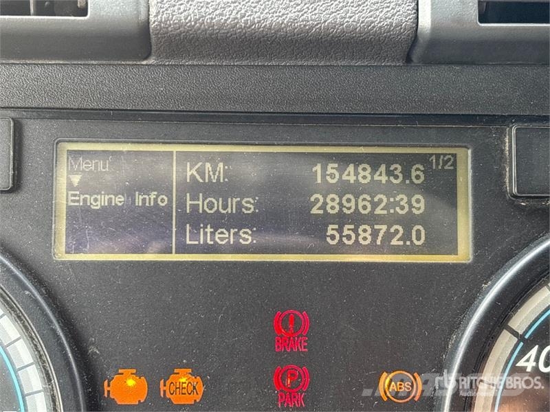 Freightliner Cascadia 125 6x4 T/A Sleeper Truck Tractor Tegljači