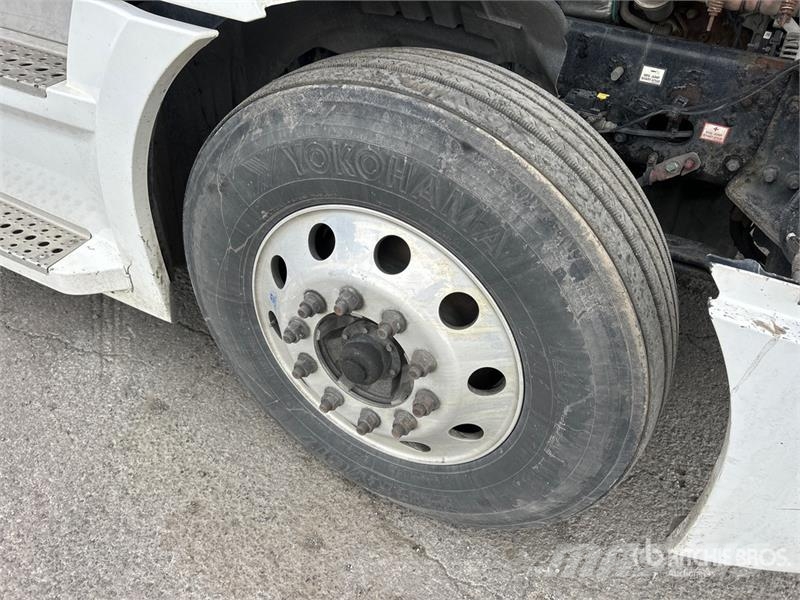 Freightliner Cascadia 126 6x4 T/A Sleeper Truck Tractor Motrici e Trattori Stradali