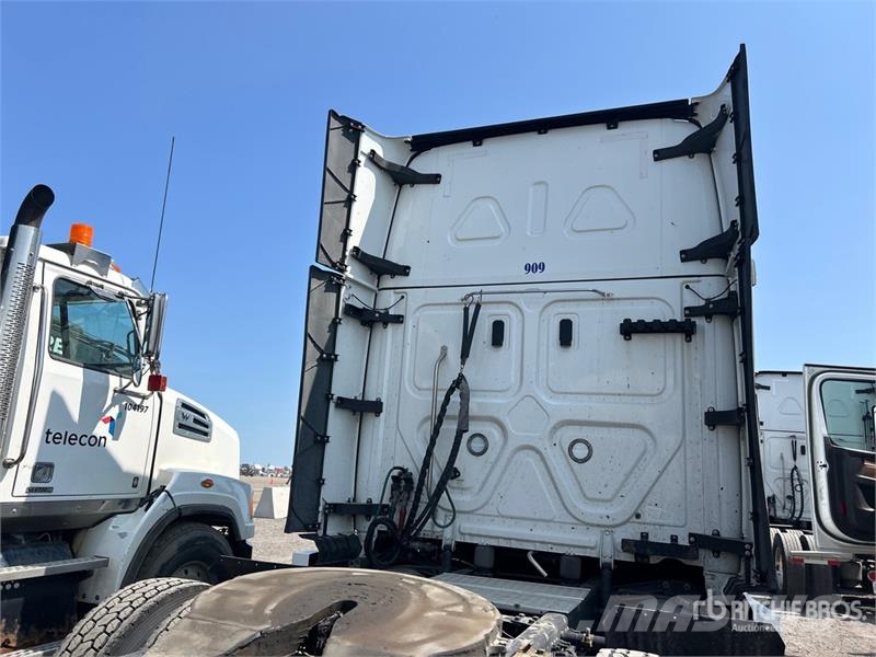Freightliner Cascadia 126 Naudoti vilkikai