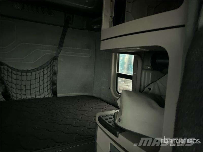 Freightliner Cascadia 125 6x4 T/A Sleeper Truck Tractor Motrici e Trattori Stradali