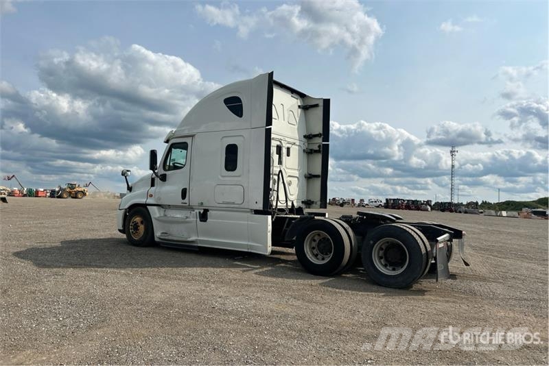 Freightliner Cascadia 125 6x4 T/A Sleeper Truck Tractor Motrici e Trattori Stradali