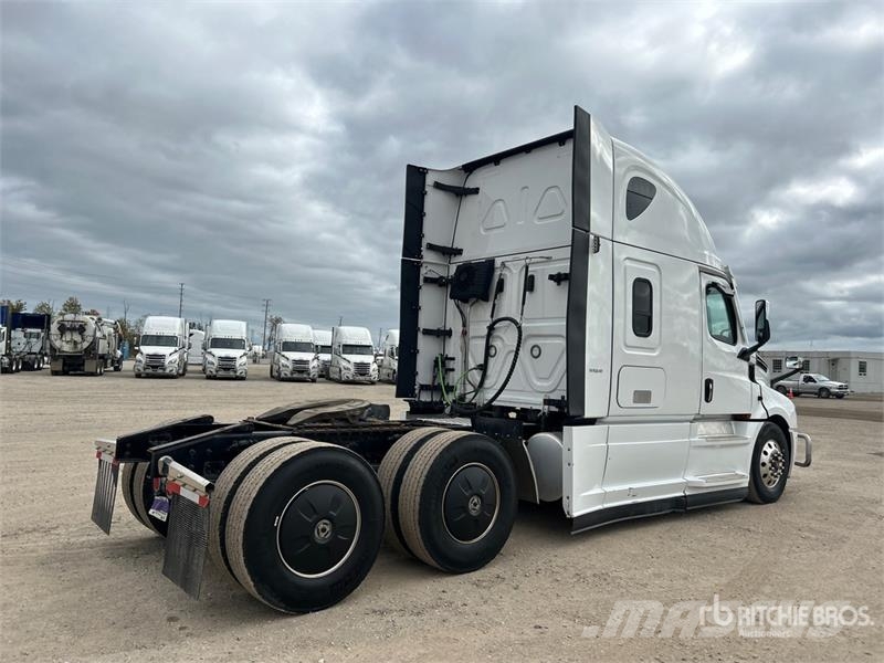 Freightliner Cascadia 126 وحدات الجر