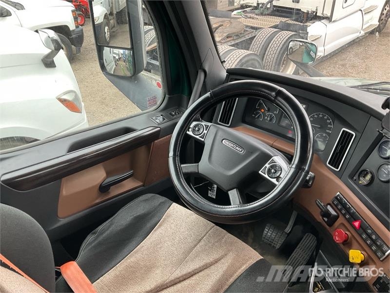 Freightliner Cascadia 126 6x4 T/A Sleeper Truck Tractor Motrici e Trattori Stradali