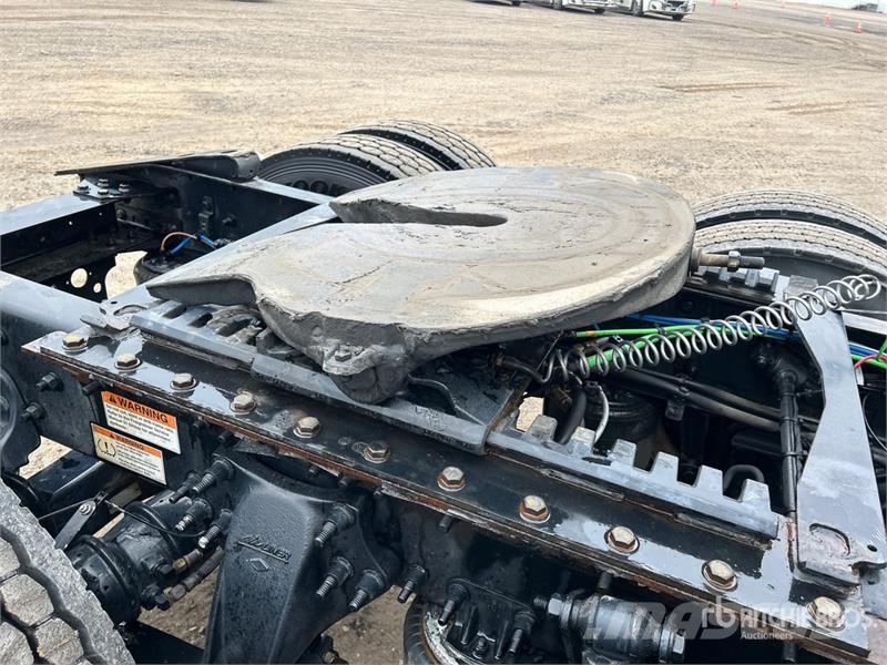 Freightliner Cascadia 126 وحدات الجر