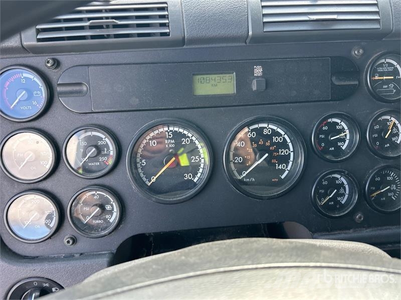 Freightliner Cascadia 125 6x2 T/A Sleeper Truck Tractor وحدات الجر