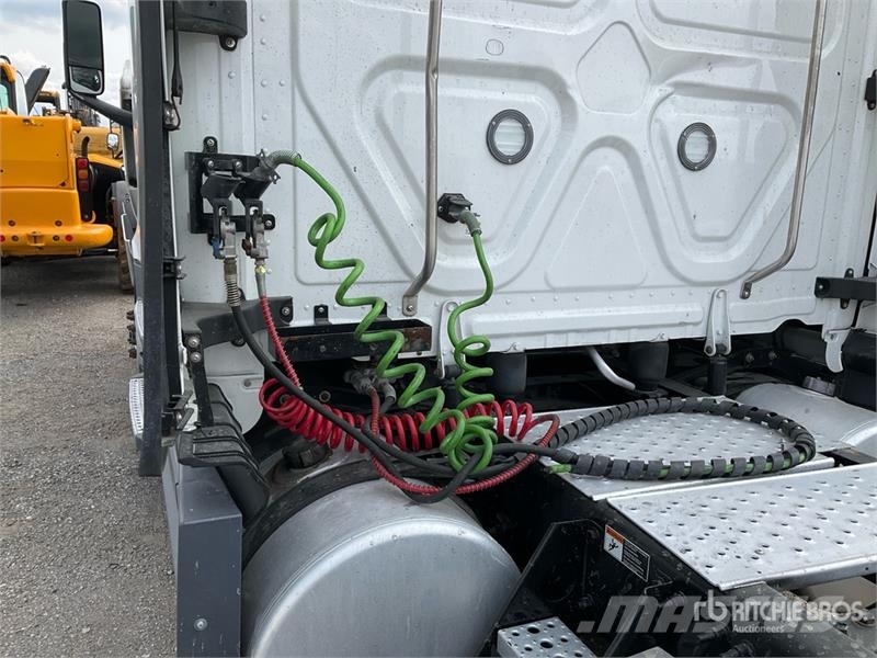 Freightliner Cascadia 126 Prime Movers
