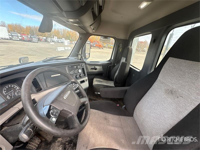 Freightliner Cascadia 126 曳引機組件