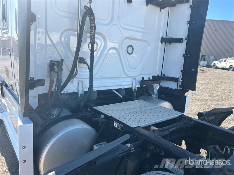 Freightliner Cascadia 126 Trekkers