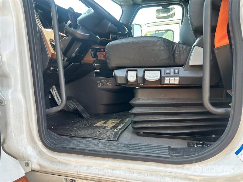Freightliner Cascadia 126 Naudoti vilkikai