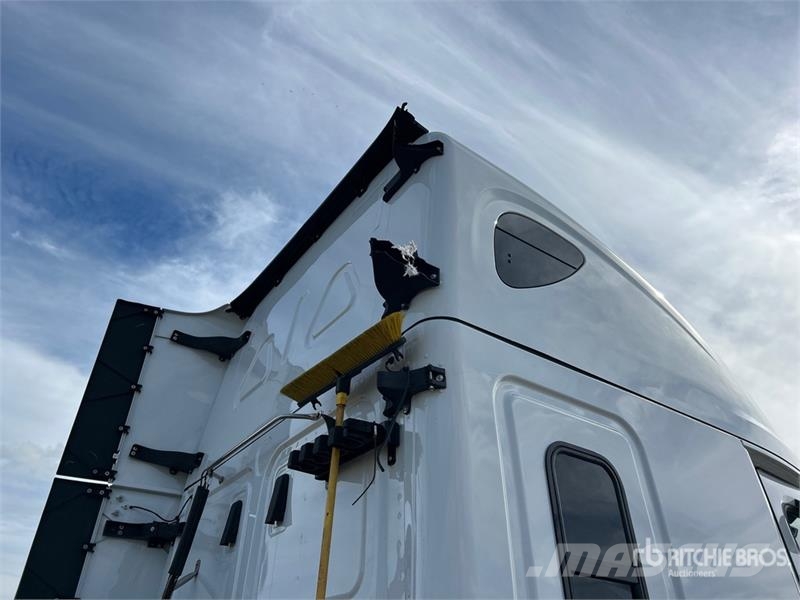 Freightliner Cascadia 126 وحدات الجر