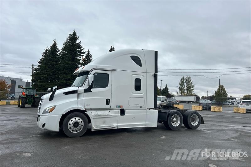 Freightliner Cascadia 116 Trekkers