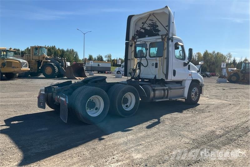 Freightliner Cascadia 125 وحدات الجر