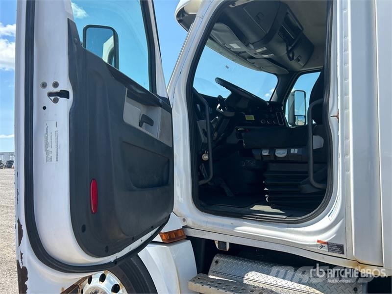 Freightliner Cascadia 126 Tractor Units