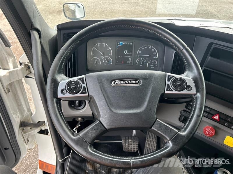 Freightliner Cascadia 126 6x4 T/A Sleeper Truck Tractor Truck Tractor Units