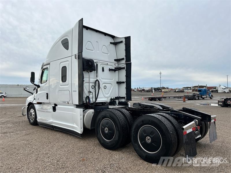 Freightliner Cascadia 126 وحدات الجر