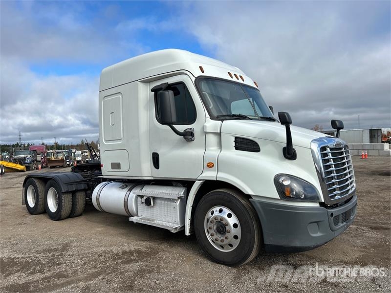 Freightliner Cascadia 113 Trekkers