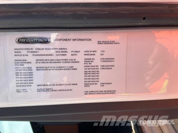 Freightliner Cascadia 126 6x4 T/A Sleeper Truck Tractor Vlačilci