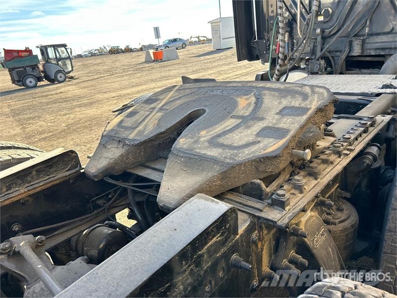Freightliner Cascadia 125 6x4 T/A Sleeper Truck Tractor Седельные тягачи