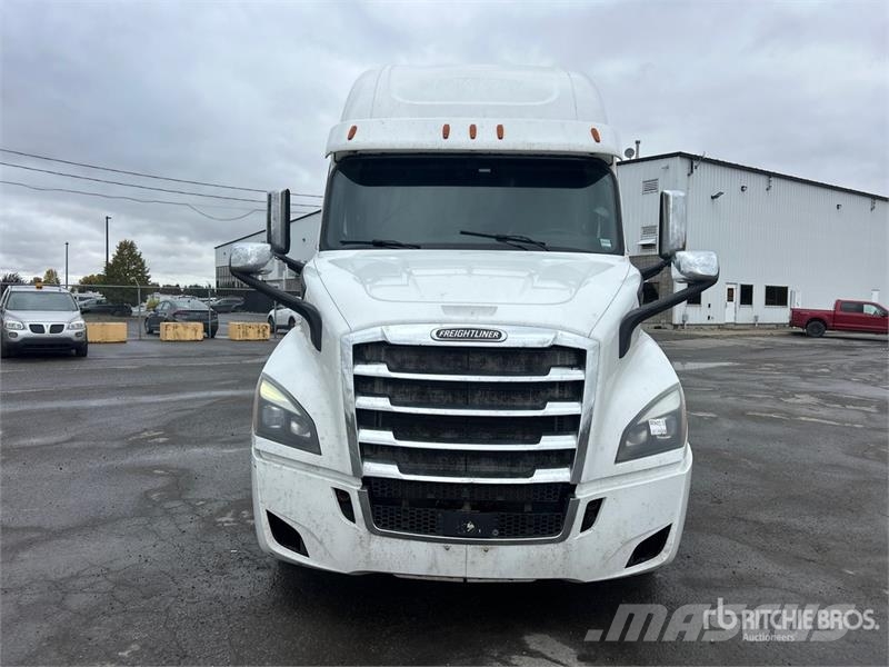 Freightliner Cascadia 116 Trekkers
