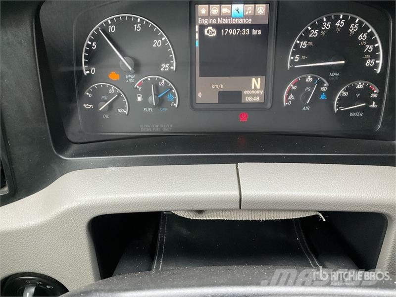 Freightliner Cascadia 126 Truck Tractor Units