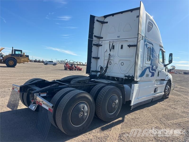 Freightliner Cascadia 126 Тягачі