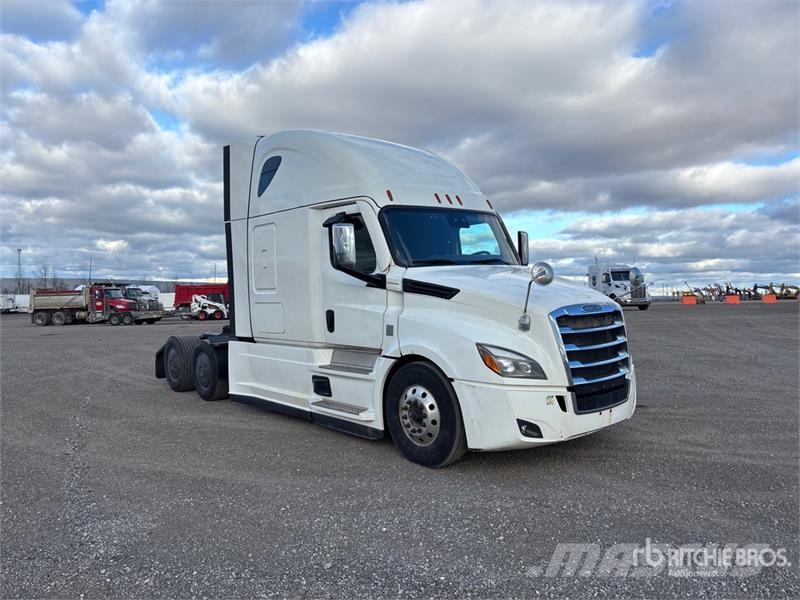 Freightliner Cascadia 126 Truck Tractor Units
