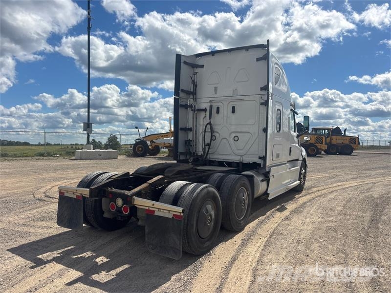 Freightliner Cascadia 126 6x4 T/A Sleeper Truck Tractor Vilcēji