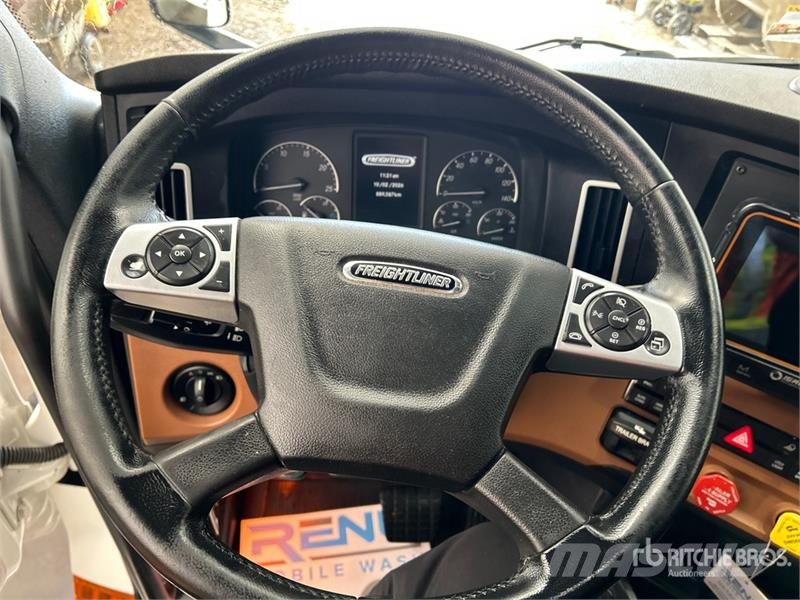 Freightliner Cascadia 126 وحدات الجر