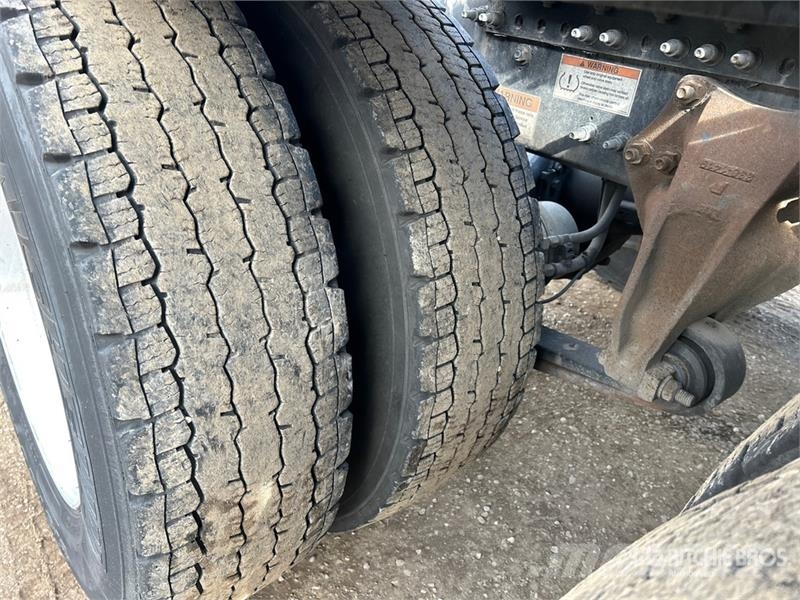 Freightliner Cascadia 113 Trekkers