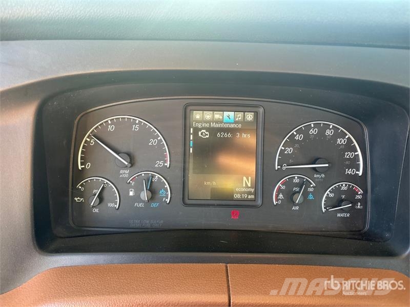 Freightliner Cascadia 126 وحدات الجر