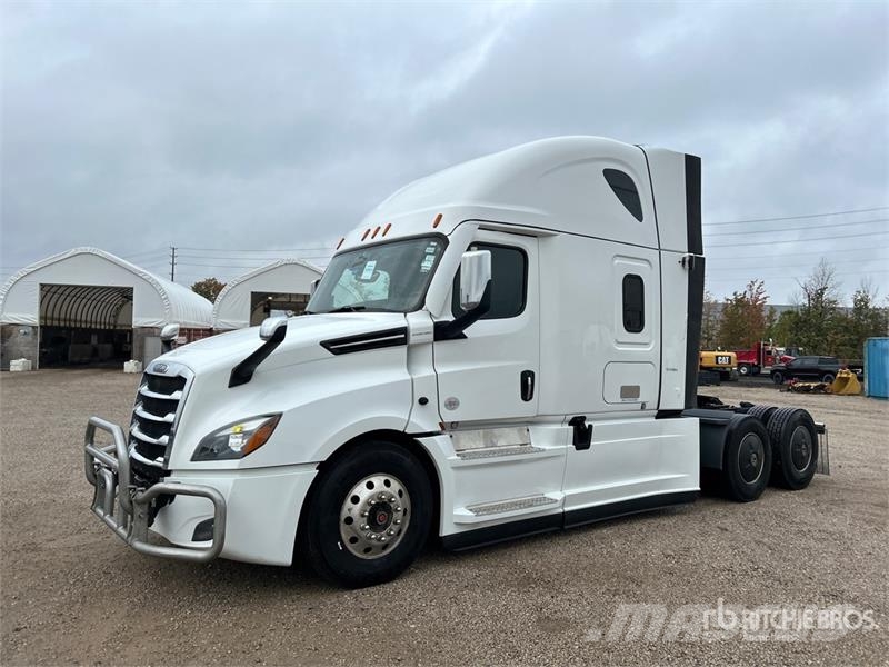 Freightliner Cascadia 126 Truck Tractor Units