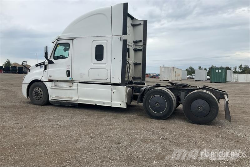 Freightliner Cascadia 126 6x4 T/A Sleeper Truck Tractor Traktorske jedinice
