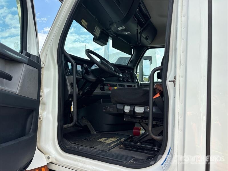 Freightliner Cascadia 126 Vetopöytäautot