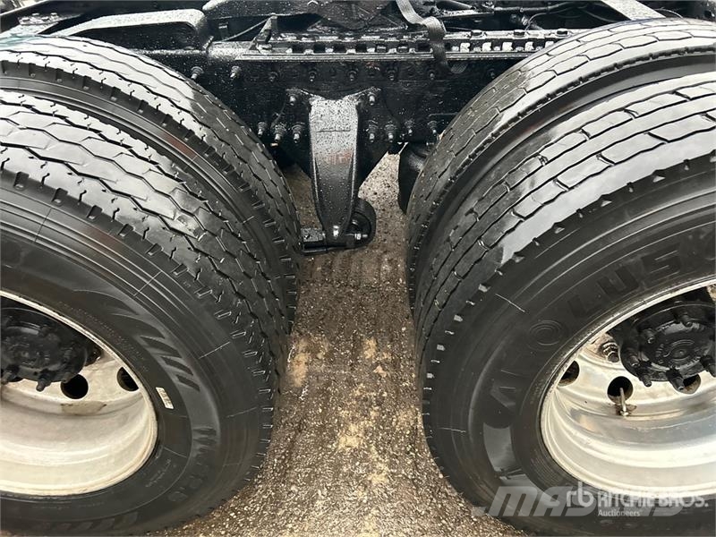 Freightliner Cascadia 125 6x4 T/A Sleeper Truck Tractor Motrici e Trattori Stradali