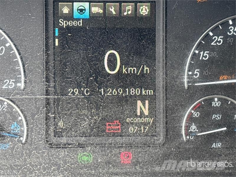 Freightliner Cascadia 126 6x4 T/A Sleeper Truck Tractor (Inoper Autotractoare
