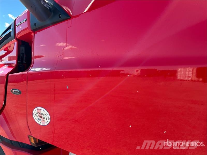 Freightliner Cascadia 126 وحدات الجر