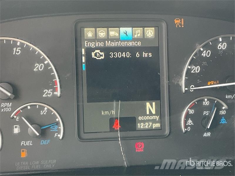 Freightliner Cascadia 126 6x4 T/A Sleeper Truck Tractor Traktorske jedinice