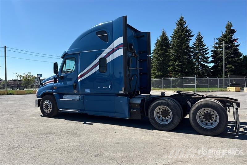 Freightliner Cascadia 125 6x4 T/A Sleeper Truck Tractor Ťahače