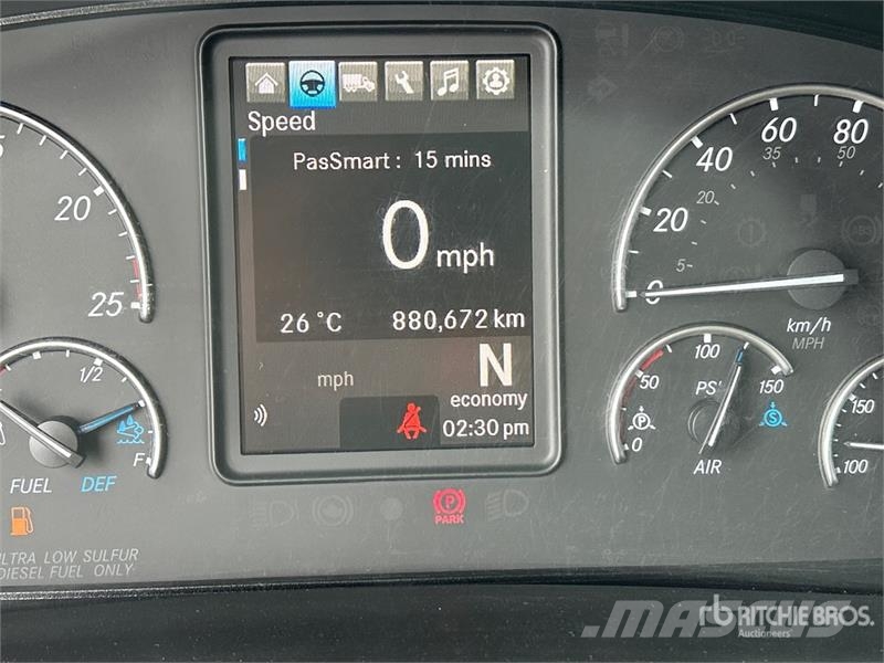 Freightliner Cascadia 126 6x4 T/A Sleeper Truck Tractor Tractor Units