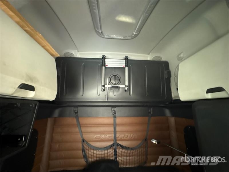 Freightliner Cascadia 126 Prime Movers