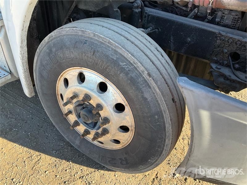 Freightliner Cascadia 125 6x4 T/A Sleeper Truck Tractor Sattelzugmaschinen
