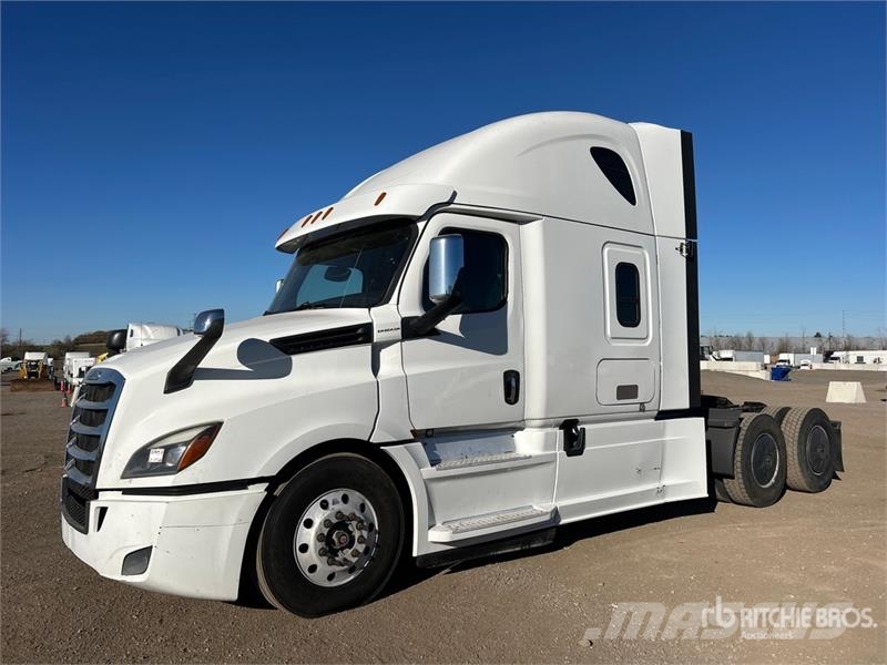 Freightliner Cascadia 126 6x4 T/A Sleeper Truck Tractor Sattelzugmaschinen