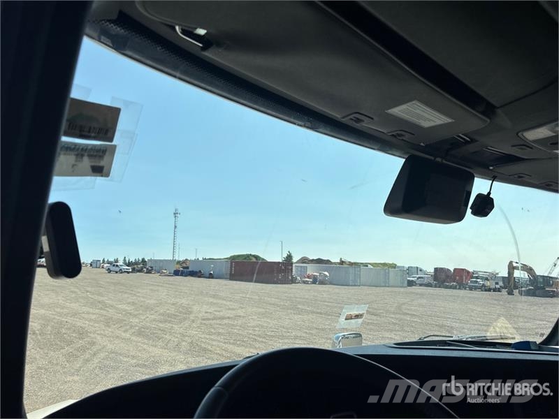 Freightliner Cascadia 126 Naudoti vilkikai