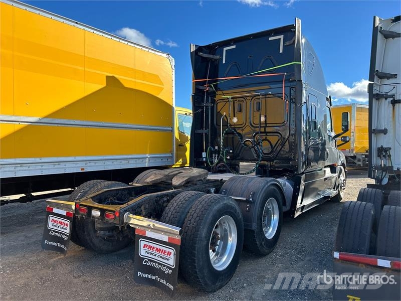 Freightliner Cascadia 126 6x4 T/A Sleeper Truck Tractor Tractor Units