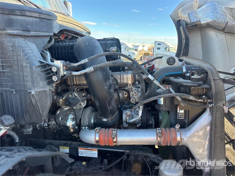 Freightliner Cascadia 126 وحدات الجر