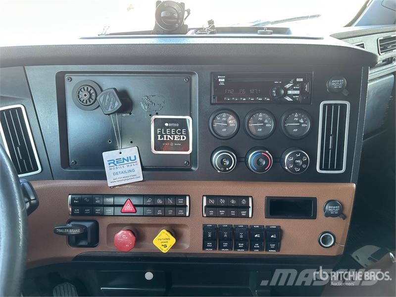 Freightliner Cascadia 126 6x4 T/A Sleeper Truck Tractor Trækkere