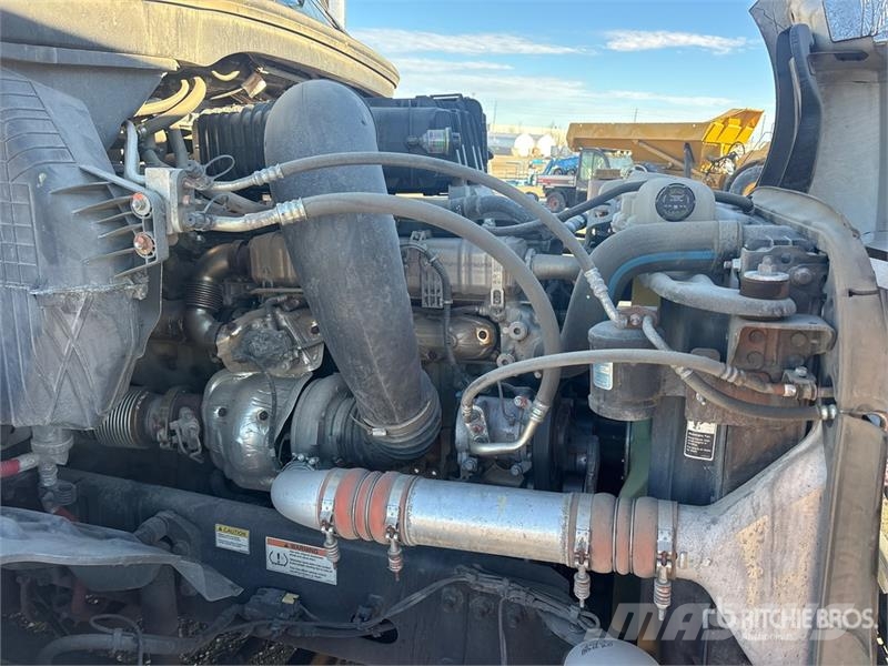Freightliner Cascadia 126 وحدات الجر