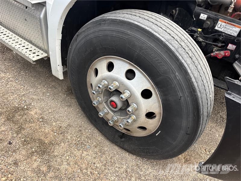 Freightliner Cascadia 126 Naudoti vilkikai