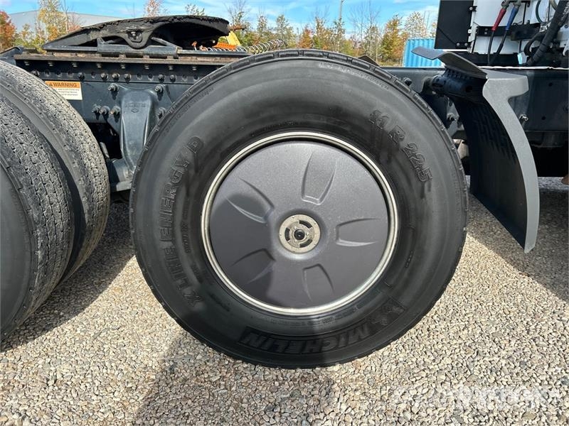 Freightliner Cascadia 126 وحدات الجر